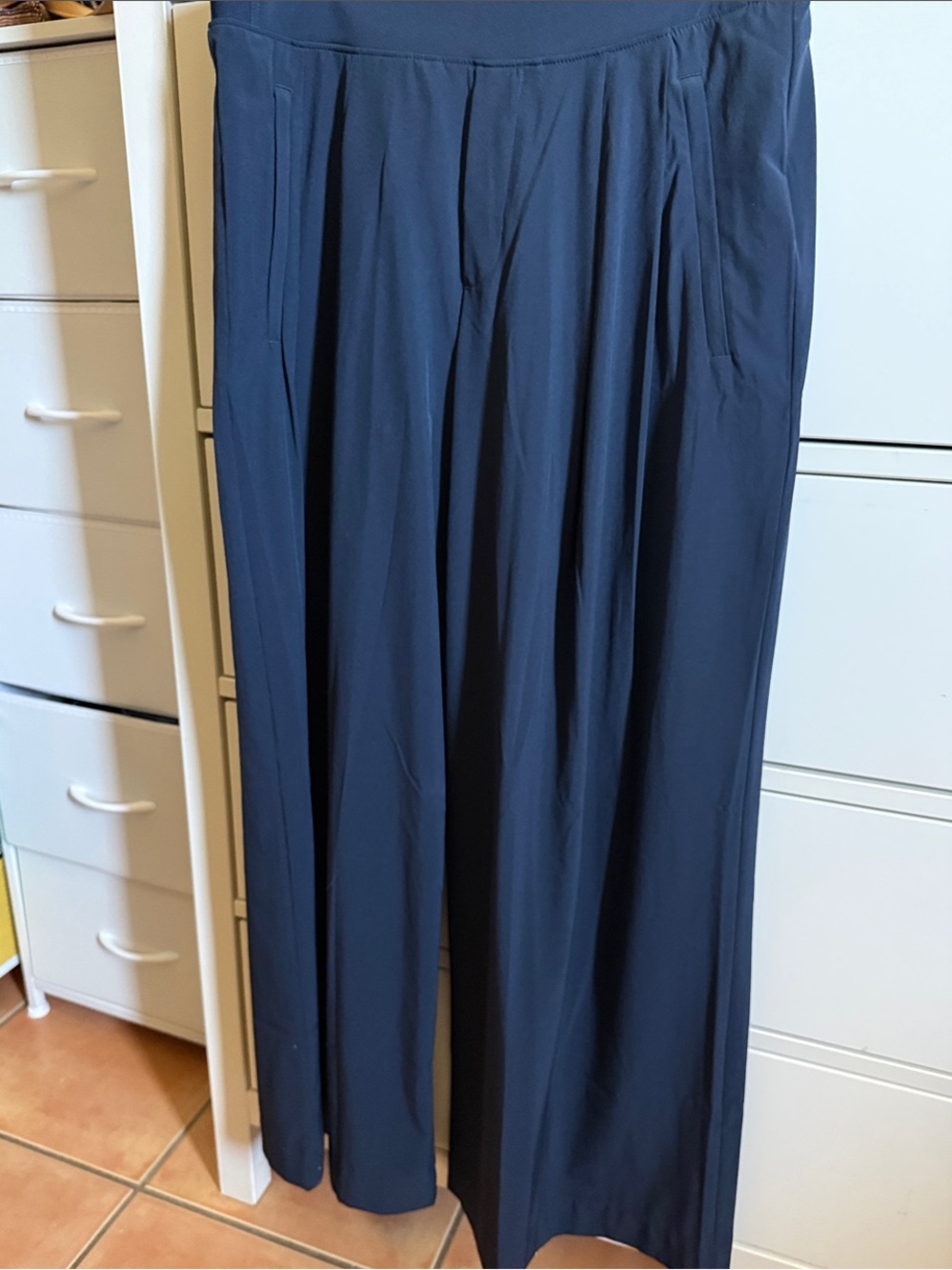 Athleta Straight-Leg Pants BLACK